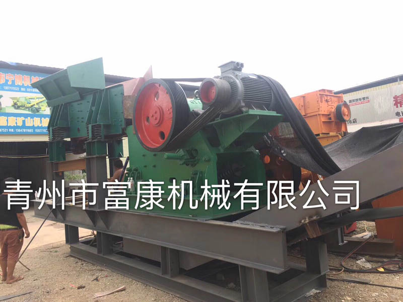 履帶式移動(dòng)破碎站