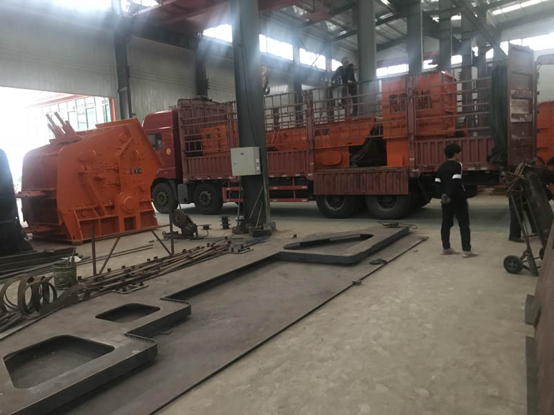 湖南客戶移動破碎站設備已發(fā)貨