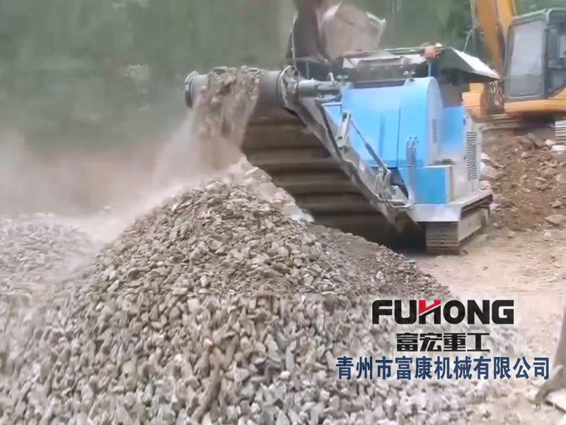 移動建筑垃圾處理破碎站南寧客戶現(xiàn)場